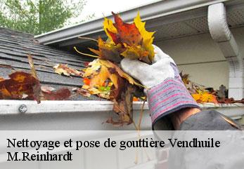 Nettoyage et pose de gouttière  vendhuile-02420 M.Reinhardt